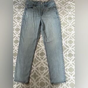 American Eagle Light Washed Mom Jean
